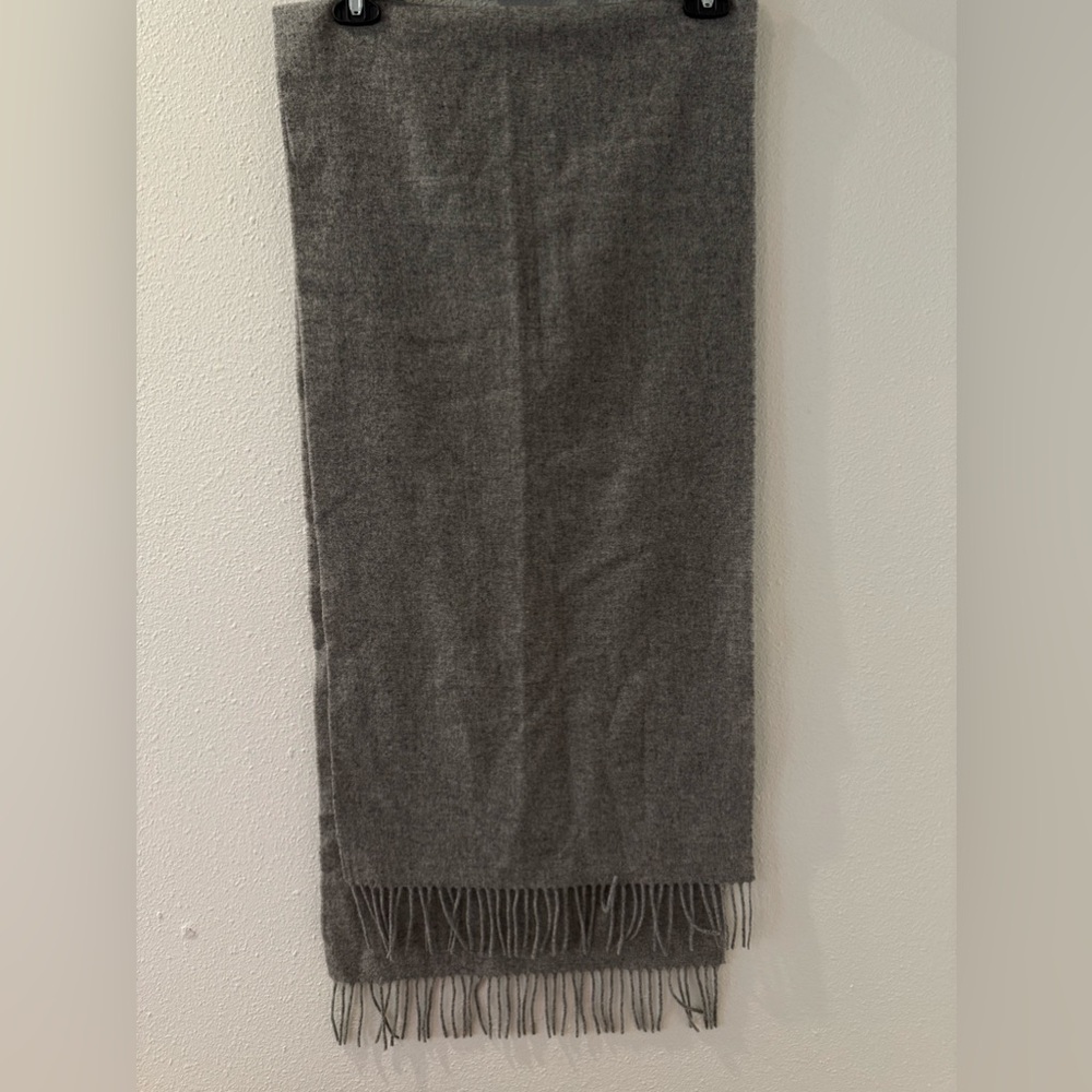 Grey Wool scarf, unisex